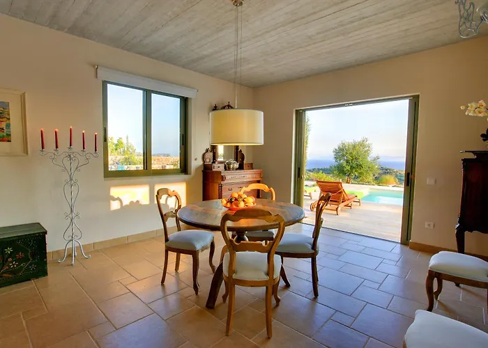 Nautilos Ideales Mousata