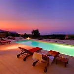 Nautilos Ideales Villa