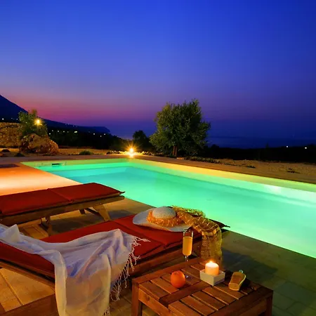 Nautilos Ideales Villa *